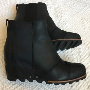 Sorel wedge boots size 11